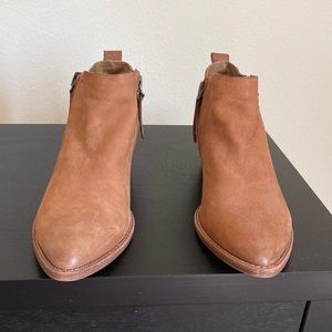 Women’s Dolce Vita Boots (6.5)